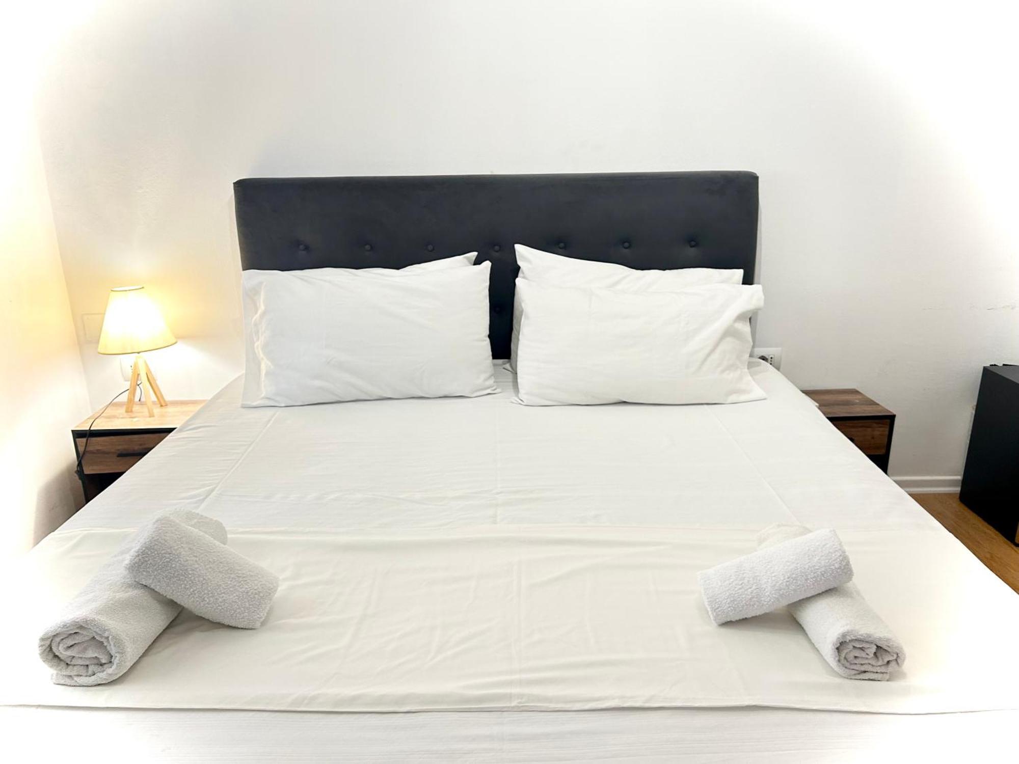 Budget Retreat Tirana & Studios Exterior foto